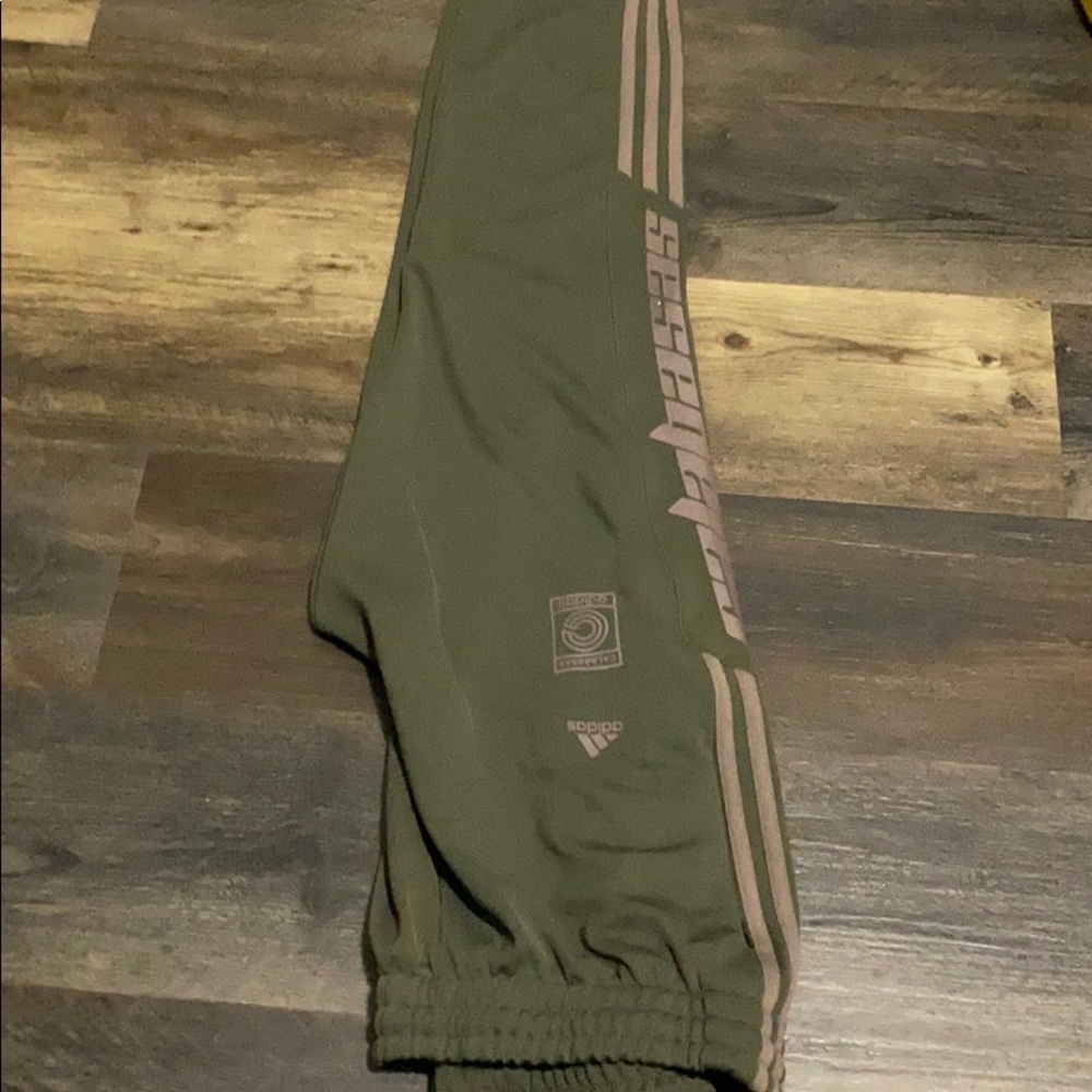 Adidas yeezy Calabasas Sweat pants NEVER WORN.